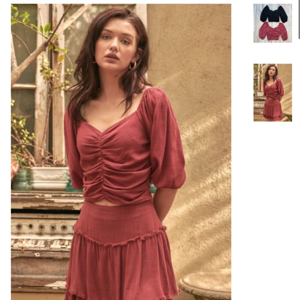 Size large. Mittoshop brand. Burgundy ruched top. - Picture 5 of 6